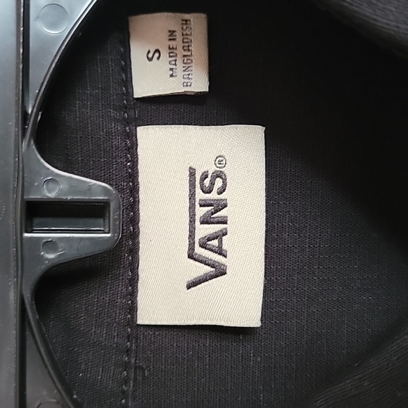 VANS, men's small, long sleeved black shirt. NWT. - Picture 2 of 8